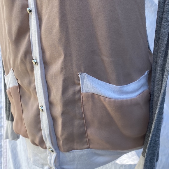Monteau V-neck Button Up Cardigan Top - Picture 3 of 9